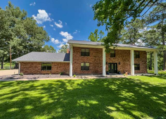 Property at 211 Roma Rd, Waskom, TX 75692, 4 beds, 3.5 baths