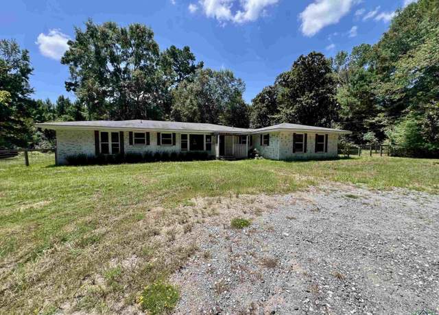 Property at 305 Bernard, Carthage, TX 75633, 4 beds, 3 baths