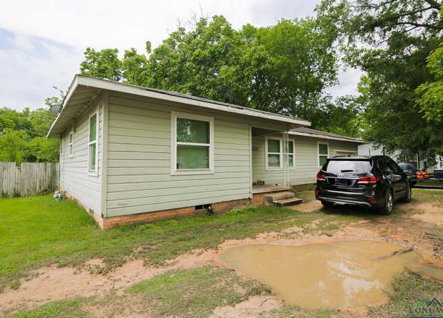 Property at 206 E Shofner Dr, Longview, TX 75604, 3 beds, 2 baths