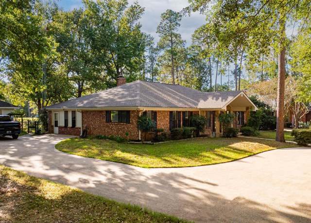 Property at 298 Bent Horseshoe Ln, Holly Lake Ranch, TX 75765, 3 beds, 2.5 baths