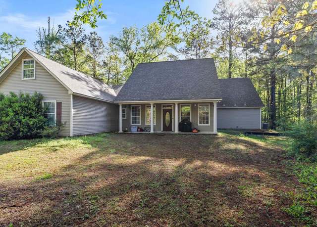 Property at 128 Inwood Rd, Texarkana, TX 75501, 4 beds, 3.5 baths