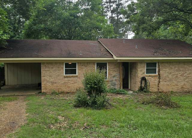 Property at 109 Birch Stree Birch St, Gilmer, TX 75644, 3 beds, 1.5 baths