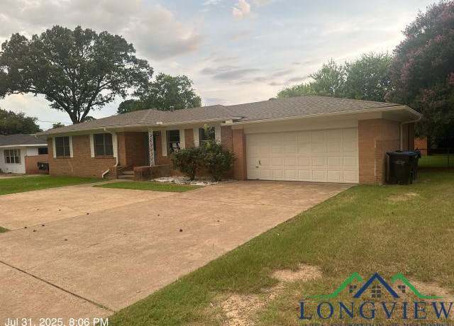 Property at 2205 Pine Tree Rd, Longview, TX 75604, 3 beds, 2 baths
