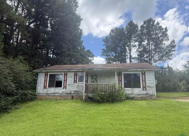 Property at 704 Sunset Dr, Marshall, TX 75672, 2 beds, 2 baths