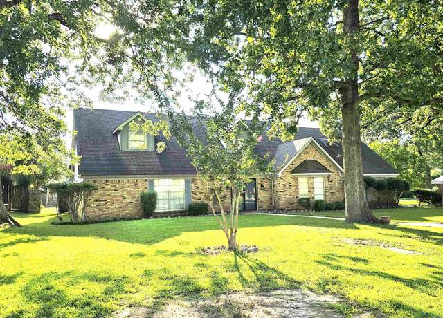 Property at 2013 E Warwick Cir, Longview, TX 75601, 5 beds, 4 baths