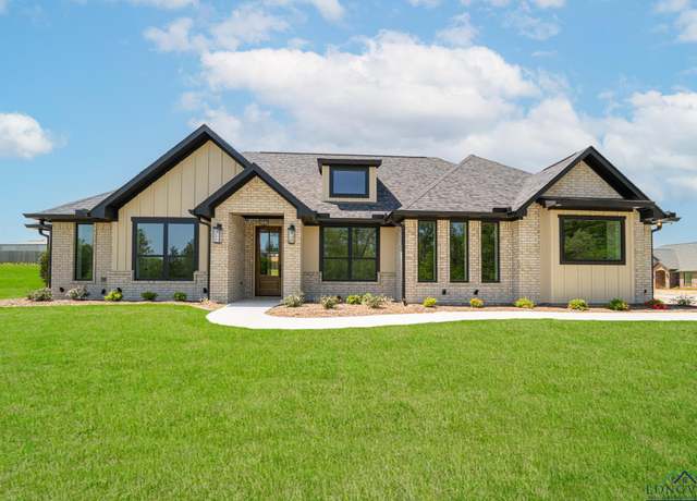 Property at 380 Brooks, Gladewater, TX 75662, 3 beds, 3 baths