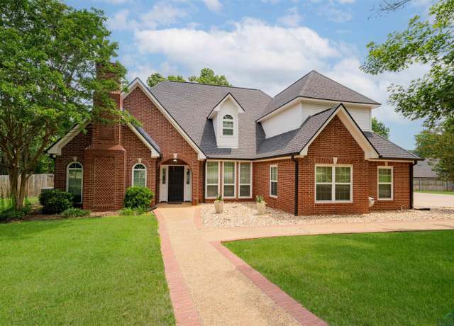 Property at 109 Prairie Ln, Longview, TX 75605, 4 beds, 3.5 baths