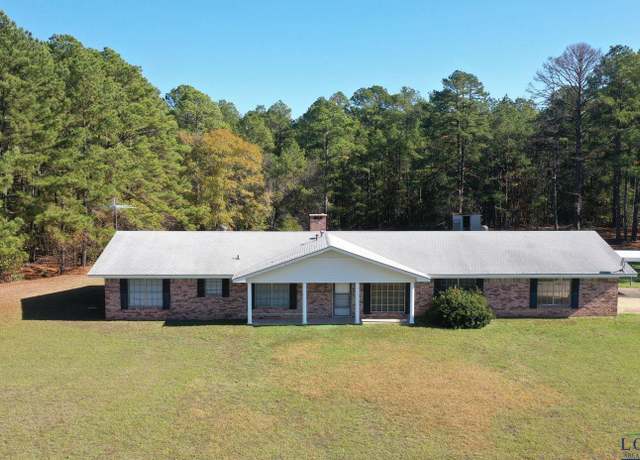 Property at 8526 N Hwy 59, Marshall, TX 75670, 4 beds, 2 baths