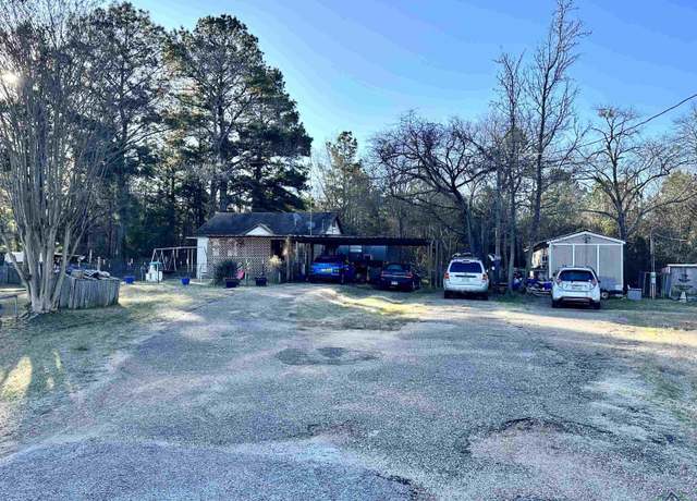 Property at 239 W Point Rd, Kilgore, TX 75662, 3 beds, 1 bath