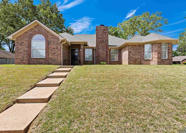Property at 1100 Kensington Ct, Longview, TX 75605, 3 beds, 2 baths