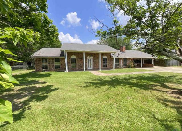 Property at 202 Quail St, Hooks, TX 75561, 3 beds, 2 baths