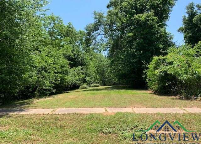 Property at 402 E Taylor St, Jefferson, TX 75657