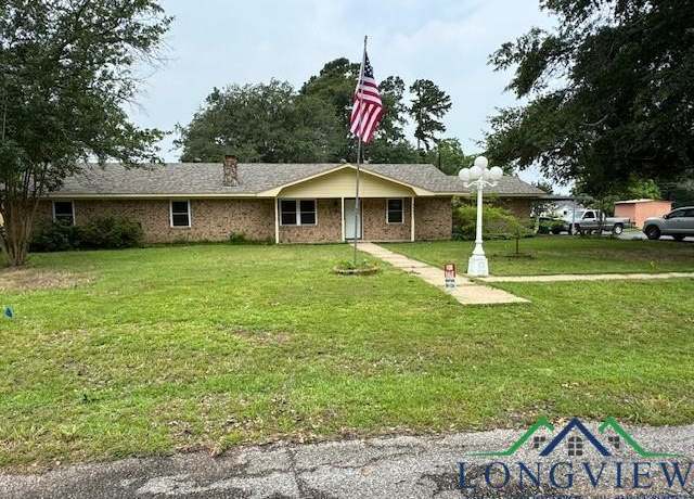 Property at 2001 Idylwood, Kilgore, TX 75662, 4 beds, 2 baths