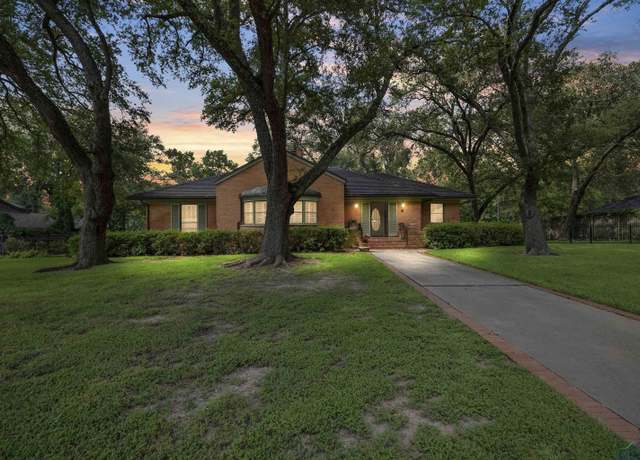 Property at 603 E Melton St, Longview, TX 75602, 3 beds, 3.5 baths