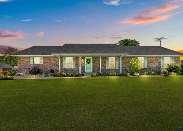 Property at 810 Stan Summers Rd, Hallsville, TX 75650, 4 beds, 2 baths