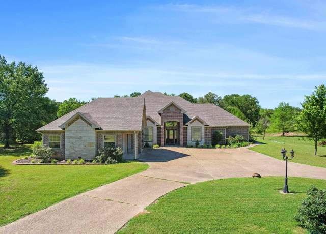 Property at 100 Lantana Rd, Gilmer, TX 75644, 4 beds, 3 baths