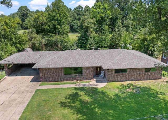 Property at 706 Richardson Dr, Henderson, TX 75654, 3 beds, 2 baths