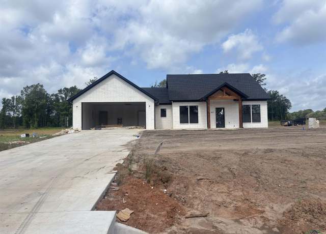 Property at 212 Big Oaks Rd, Kilgore, TX 75662, 4 beds, 2.5 baths