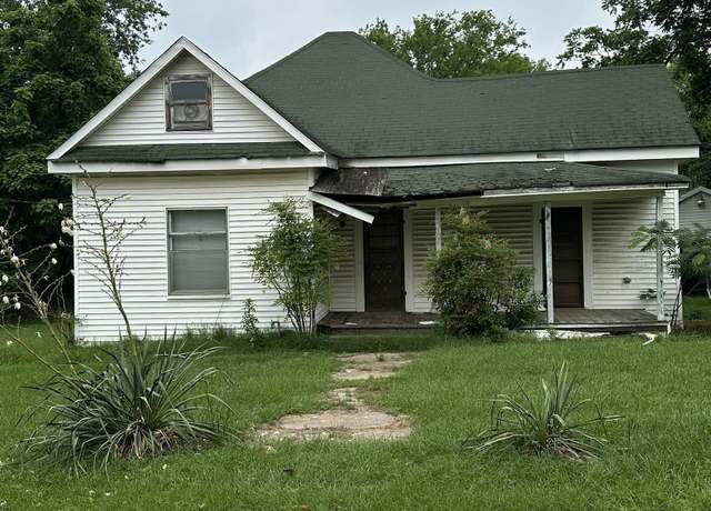 Property at 51 Conner St, Avinger, TX 75630, 2 beds, 1 bath