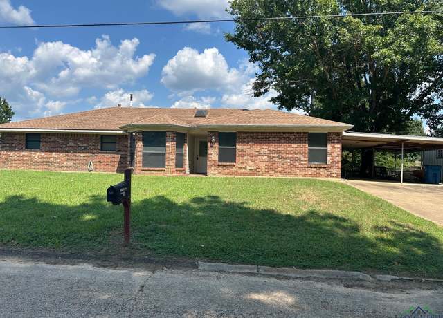 Property at 1004 Woodhaven Dr, Gladewater, TX 75647, 4 beds, 2.5 baths