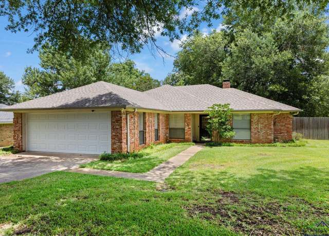 Property at 2900 Crossroads Dr, Longview, TX 75605, 3 beds, 2 baths