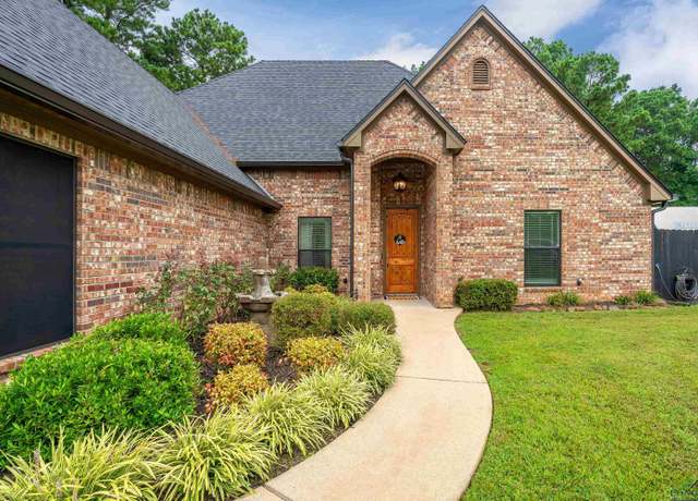 Property at 325 Cedar Ridge Rd, Longview, TX 75602, 3 beds, 2 baths