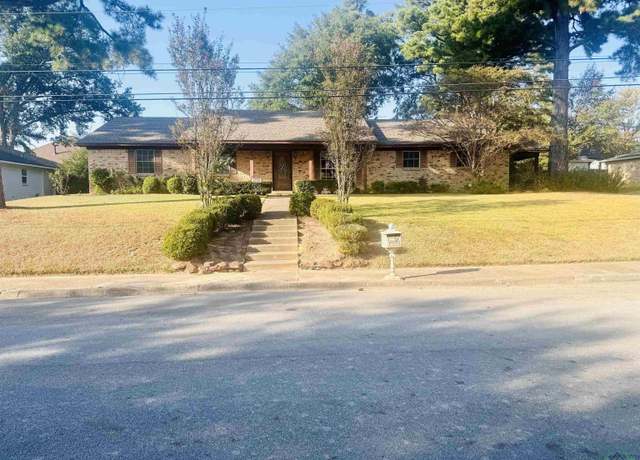 Property at 1608 Timothy St, Henderson, TX 75654, 3 beds, 2 baths