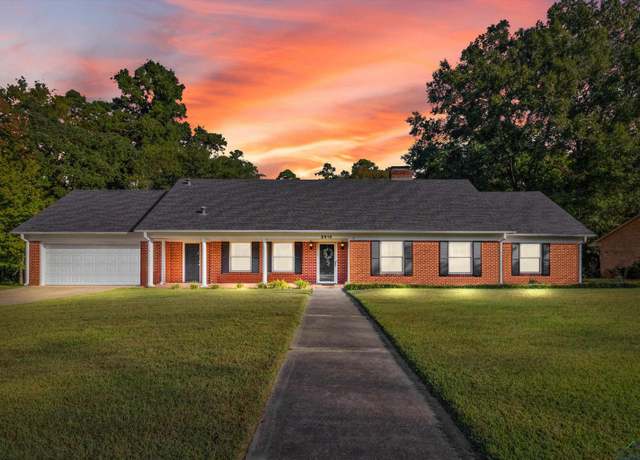 Property at 2515 Greenhills Dr, Kilgore, TX 75662, 4 beds, 3.5 baths