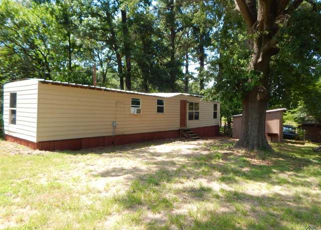 Property at 214 Lawrence St, Gilmer, TX 75644, 2 beds, 1.5 baths