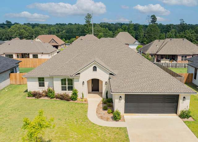 Property at 5602 Osprey Pl, Longview, TX 75605, 4 beds, 2.5 baths