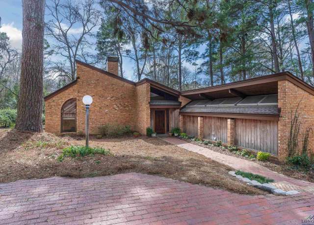 Property at 2035 Page One Rd, Longview, TX 75605, 4 beds, 2 baths