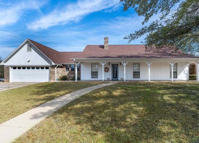 Property at 1803 Mccord St, Longview, TX 75605, 4 beds, 3.5 baths