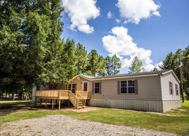 Property at 972 Judge Furrh Rd, Marshall, TX 75672, 4 beds, 2 baths