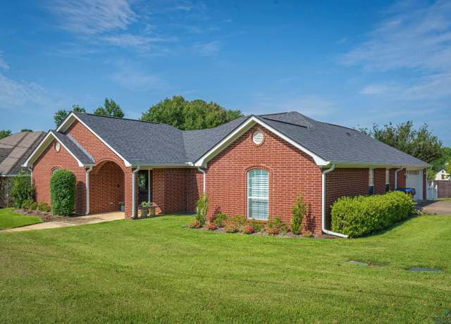 Property at 1809 Chisolm Trl, Longview, TX 75605, 3 beds, 2 baths