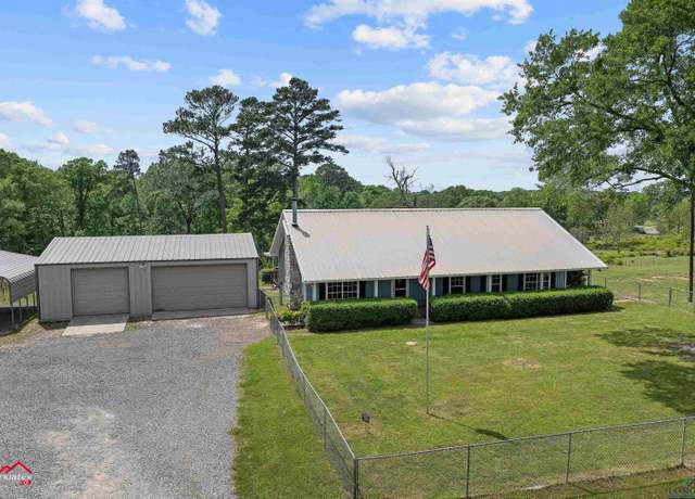Property at 1734 Cr 186 E, Kilgore, TX 75662, 4 beds, 2 baths