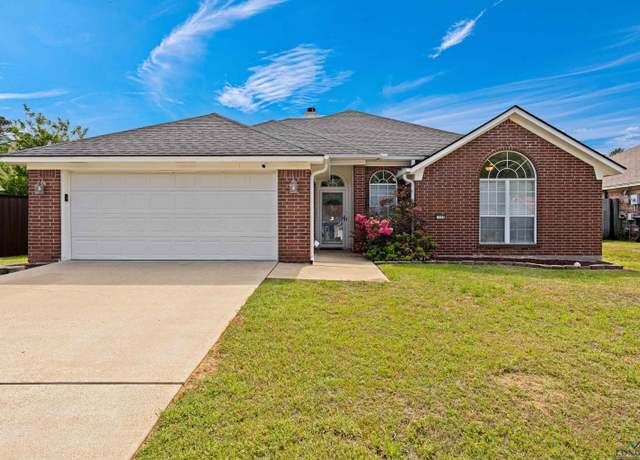 Property at 1205 Hummingbird Cir, Longview, TX 75601, 3 beds, 2 baths