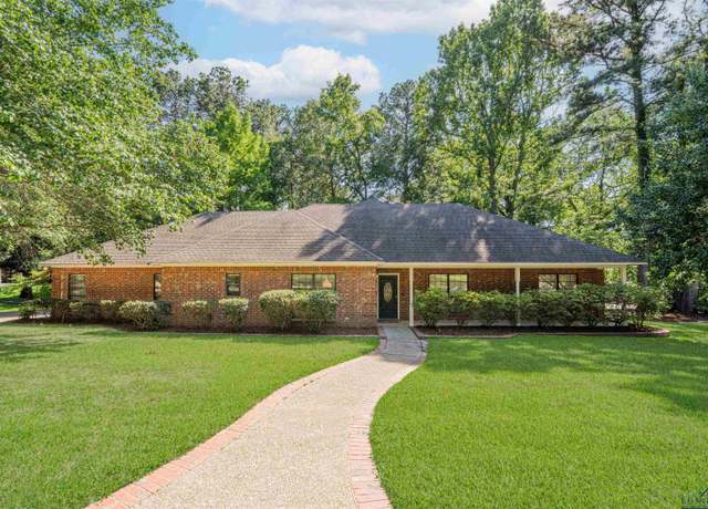 Property at 9211 Elm Tree Cir, Tyler, TX 75703, 3 beds, 2 baths