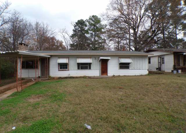 Property at 262 Houston St, Lone Star, TX 75668, 4 beds, 1 bath