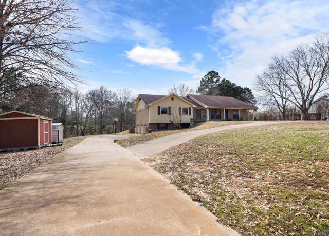 Property at 448 Hillcrest Dr, Kilgore, TX 75662, 3 beds, 2.5 baths