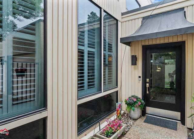 Property at 301 Tealwood Dr, Longview, TX 75605, 2 beds, 2.5 baths