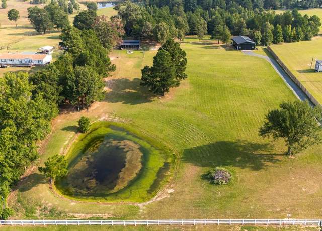 Property at 2109 E Prospect Rd, Jefferson, TX 75657