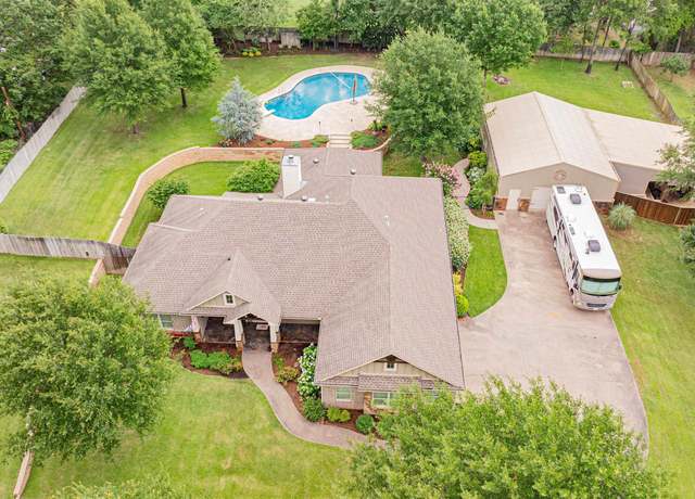 Property at 728 Sunnybrook Dr, Longview, TX 75605, 3 beds, 3.5 baths