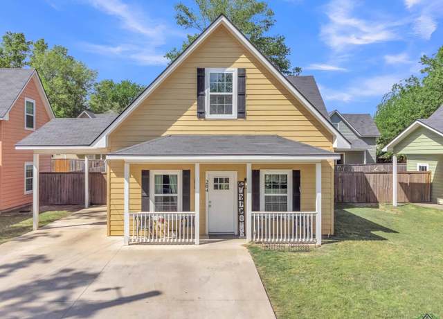 Property at 204 Hurley Ave, Gladewater, TX 75647, 3 beds, 2 baths