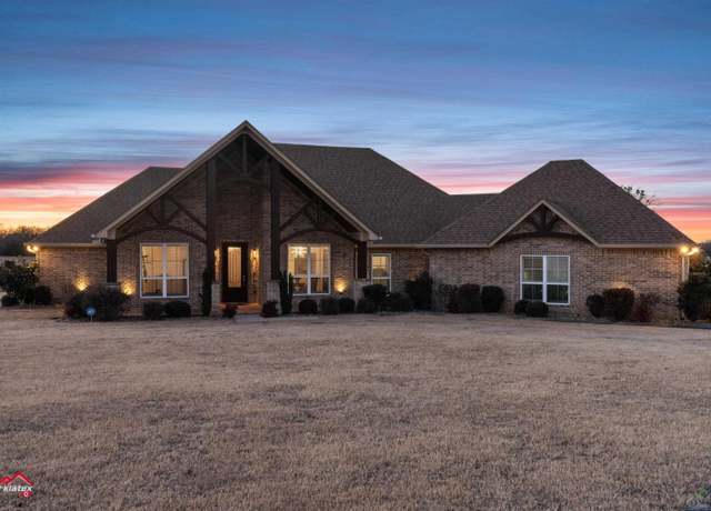 Property at 15671 Stallion Lake Blvd, Lindale, TX 75771, 3 beds, 2.5 baths