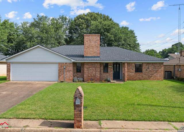 Property at 1902 Inglewood St, Henderson, TX 75654, 2 beds, 2 baths