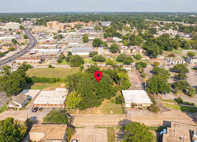 Property at 434 N Fredonia St, Longview, TX 75601