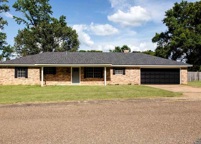 Property at 114 Sugar Creek Dr, Marshall, TX 75672, 3 beds, 2 baths