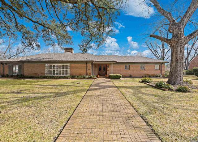 Property at 901 S Main St, Henderson, TX 75654, 3 beds, 5 baths