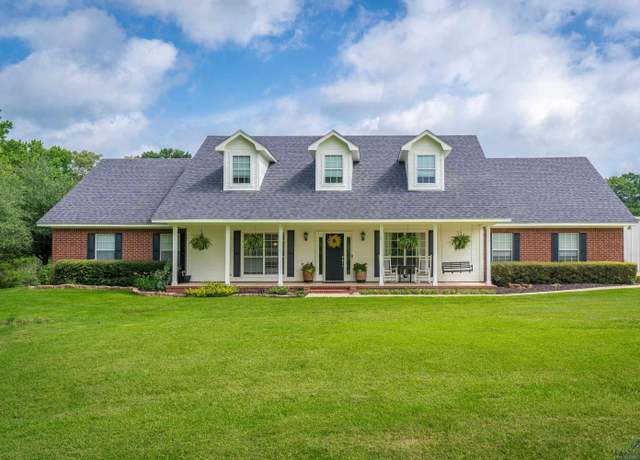 Property at 4805 Valley Ranch Rd, Longview, TX 75602, 4 beds, 3.5 baths