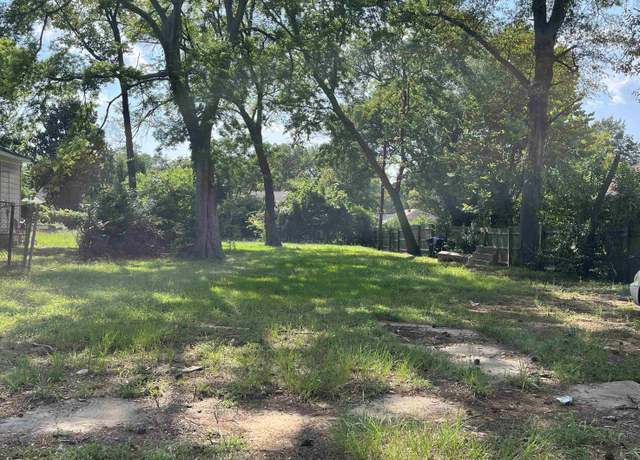 Property at 121 Electra St, Longview, TX 75602